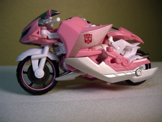 Hasbro Transformers Prime Arcee Action Figure