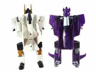 Hasbro Transformers Generations Combiner Wars Cyclonus Action Figure