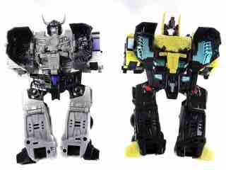 Takara-Tomy Transformers Unite Warriors Grand Scourge Action Figure