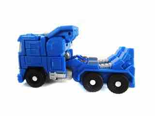 Hasbro Transformers Generations Combiner Wars Autobot Pipes Action Figure