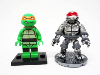 Mega Bloks Teenage Mutant Ninja Turtles Eastman & Laird's Collector Series Leonardo Action Figure