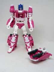 Hasbro Transformers Generations Titans Return Arcee Action Figure