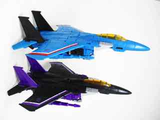 Transformers Generations War for Cybertron Earthrise Voyager Skywarp & Thundercracker Action Figure