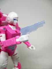 Hasbro Transformers Generations War for Cybertron Earthrise Deluxe Arcee Action Figure