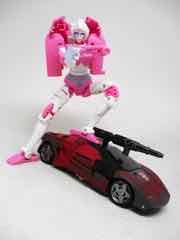 Hasbro Transformers Generations War for Cybertron Earthrise Deluxe Arcee Action Figure