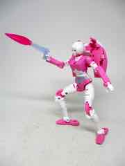 Hasbro Transformers Generations War for Cybertron Earthrise Deluxe Arcee Action Figure