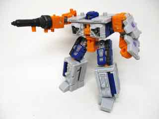 Hasbro Transformers Generations War for Cybertron Earthrise Deluxe Airwave Action Figure