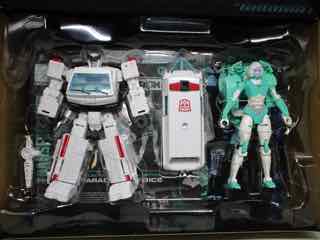 Transformers Generations War for Cybertron Trilogy Galactic Odyssey Collection Paradron Medics Autobot Ratchet and Lifeline Action Figure