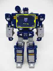 Transformers Generations War for Cybertron Trilogy Soundwave with Laserbeak and Ravage Action Figure