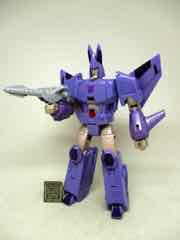 Hasbro Transformers Generations War for Cybertron Kingdom Voyager Cyclonus Action Figure