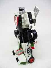 Transformers Generations War for Cybertron Earthrise Deluxe Wheeljack Action Figure