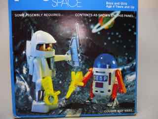 Schaper Playmobil 3591 Space Series Astronaut and Robot Figures