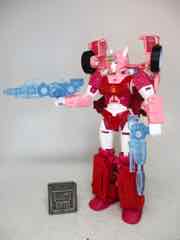 Hasbro Transformers Legacy Deluxe Elita-1 Action Figure