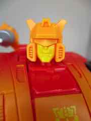 Hasbro Transformers Legacy Evolution Deluxe G2 Universe Autobot Jazz Figure