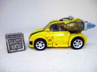 Hasbro Transformers Legacy United Deluxe Animated Universe Bumblebee Action Figure