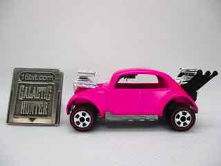 Playing Mantis Johnny Lightning The Challengers Bug Bomb (Pink) Die-Cast Metal Vehicle