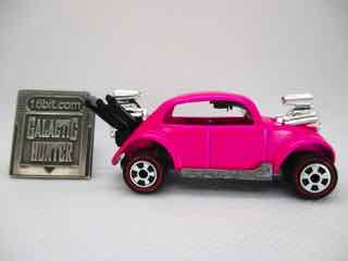 Playing Mantis Johnny Lightning The Challengers Bug Bomb (Pink) Die-Cast Metal Vehicle