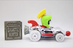 Mattel Hot Wheels Racer Verse Marvin the Martian & Bugs Bunny Die-Cast Metal Vehicle