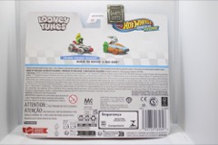 Mattel Hot Wheels Racer Verse Marvin the Martian & Bugs Bunny Die-Cast Metal Vehicle