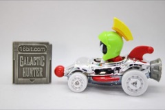 Mattel Hot Wheels Racer Verse Marvin the Martian & Bugs Bunny Die-Cast Metal Vehicle