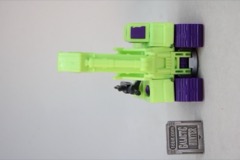 Hasbro Transformers Studio Series 86 Deluxe Constructicon Scavenger Action Figure