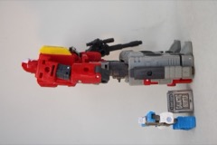Hasbro Transformers Studio Series 86 Voyager Autobot Blaster & Eject Action Figure