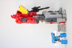 Hasbro Transformers Studio Series 86 Voyager Autobot Blaster & Eject Action Figure