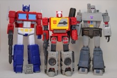 Hasbro Transformers Studio Series 86 Voyager Autobot Blaster & Eject Action Figure