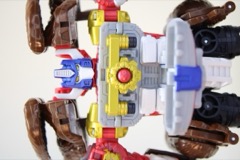 Hasbro Transformers Age of the Primes Leader Maximal Big Convoy