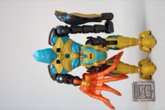 Hasbro Transformers Age of the Primes Deluxe Quickstrike