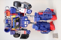 Hasbro Transformers x G.I. Joe Soundwave Dreadnok Thunder Machine with Zarana and Zartan