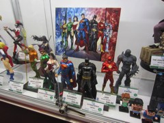 C2E2 2013 - Kotobukiya - Statues