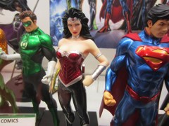 C2E2 2013 - Kotobukiya - Statues