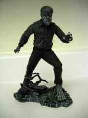 Diamond Select Universal Monsters Entertainment Earth Exclusive Black and White Wolfman Action Figure