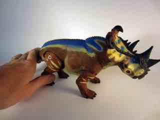 Hasbro Jurassic Park Pachyrhinosaurus Clash Action Figure Set