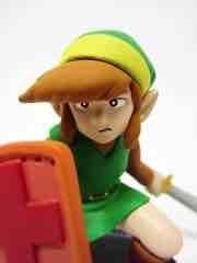 Medicom Nintendo Series Legend of Zelda Link Ultra Detail Figure