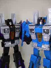 Hasbro Transformers Generations War for Cybertron Earthrise Voyager Skywarp & Thundercracker Action Figure