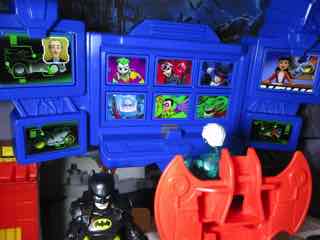 Fisher-Price Imaginext DC Super Friends Surround Sound Batcave Playset