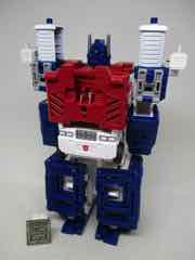Hasbro Transformers Generations War for Cybertron Kingdom Leader Ultra Magnus Action Figure