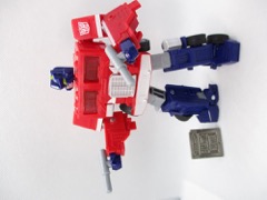 Hasbro Transformers Legacy United Deluxe G1 Universe Optimus Prime Action Figure