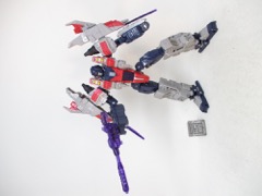 Hasbro Transformers Legacy Evolution Voyager Cybertron Universe Starscream Action Figure