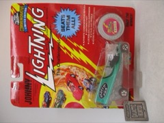 Playing Mantis Johnny Lightning The Challengers Movin' Van (Green) Die-Cast Metal Vehicle