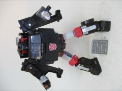 Hasbro Transformers Generations War for Cybertron Earthrise Deluxe Trailbreaker Action Figure