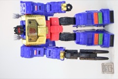 Hasbro Transformers Age of the Primes Leader G2 Universe Grimlock and Autobot Wheelie
