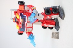 Hasbro Transformers Age of the Primes Voyager Rescue Bot Heatwave
