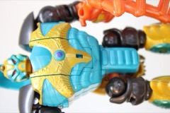 Hasbro Transformers Age of the Primes Deluxe Quickstrike