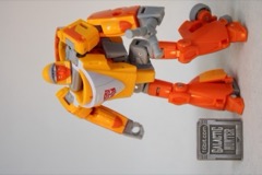 Hasbro Transformers Retro G1 Deluxe Wheelie