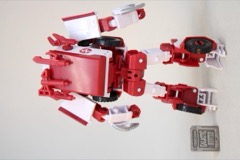 Hasbro Transformers Age of the Primes Deluxe Autobot Ratchet