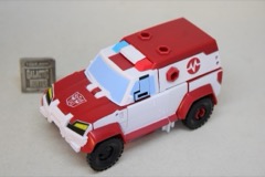 Hasbro Transformers Age of the Primes Deluxe Autobot Ratchet