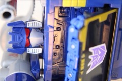 Hasbro Transformers x G.I. Joe Soundwave Dreadnok Thunder Machine with Zarana and Zartan